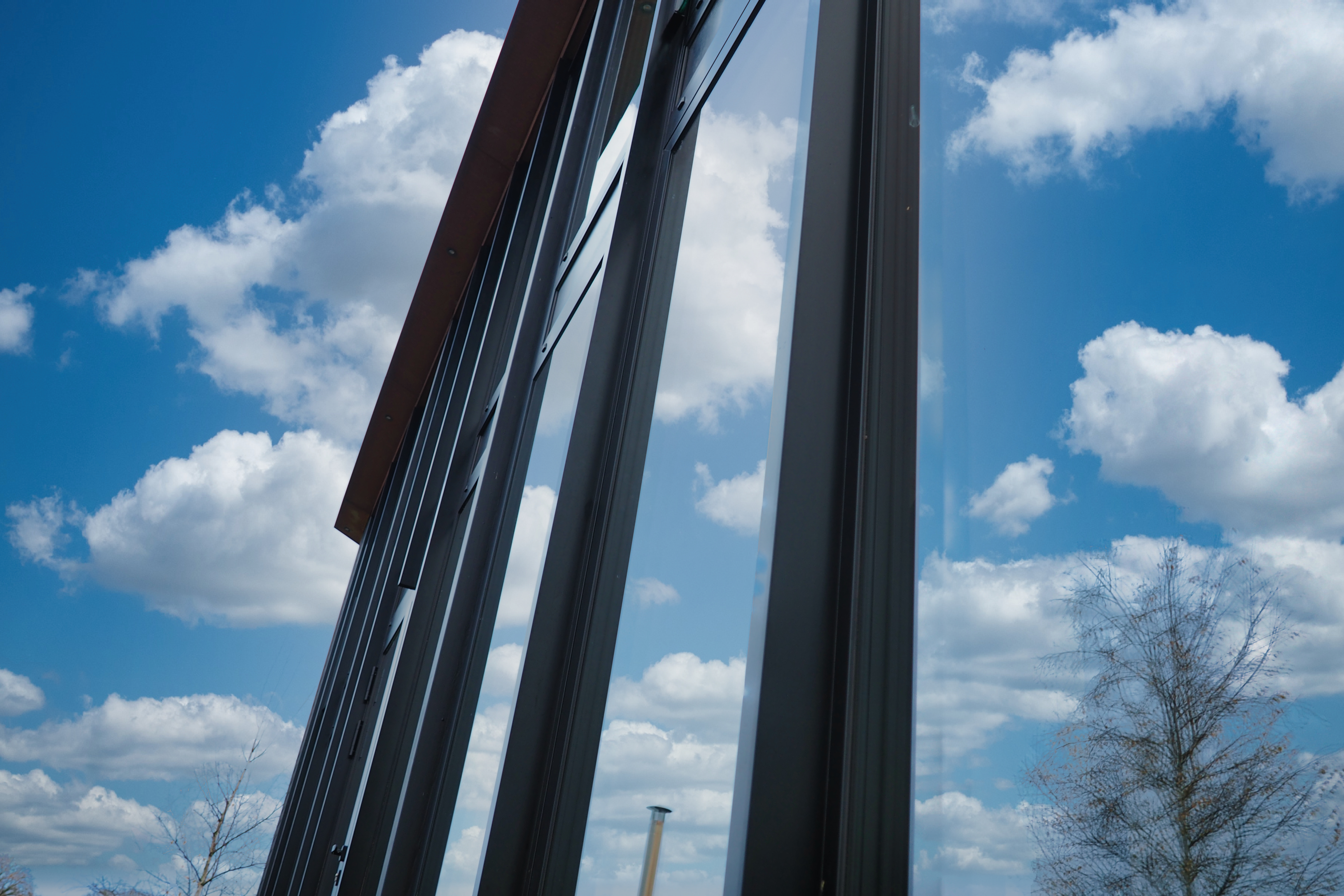 Moderne architectuur met aluminium kozijnen