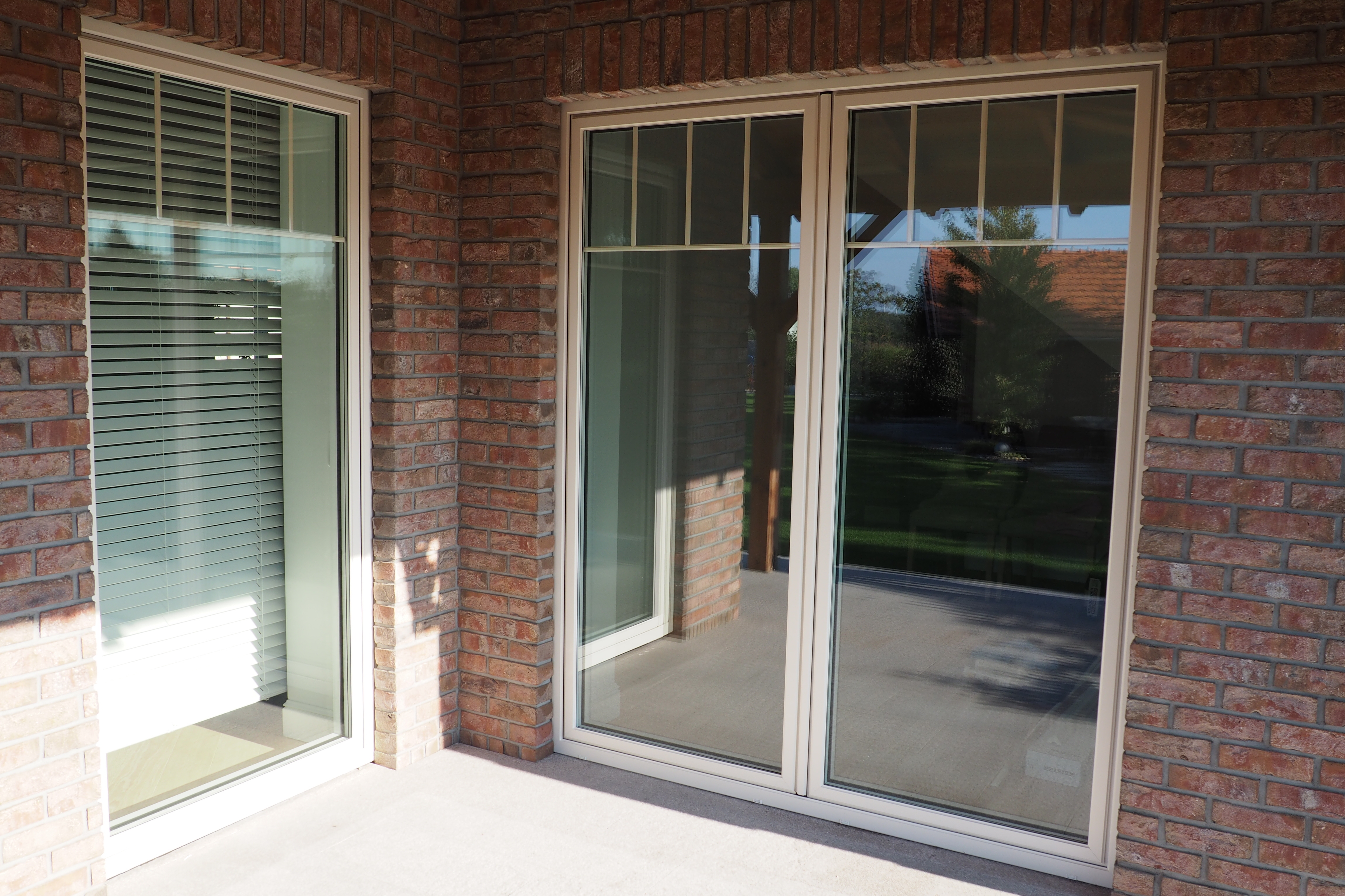 Decalu-94-Retro-moderne-villa