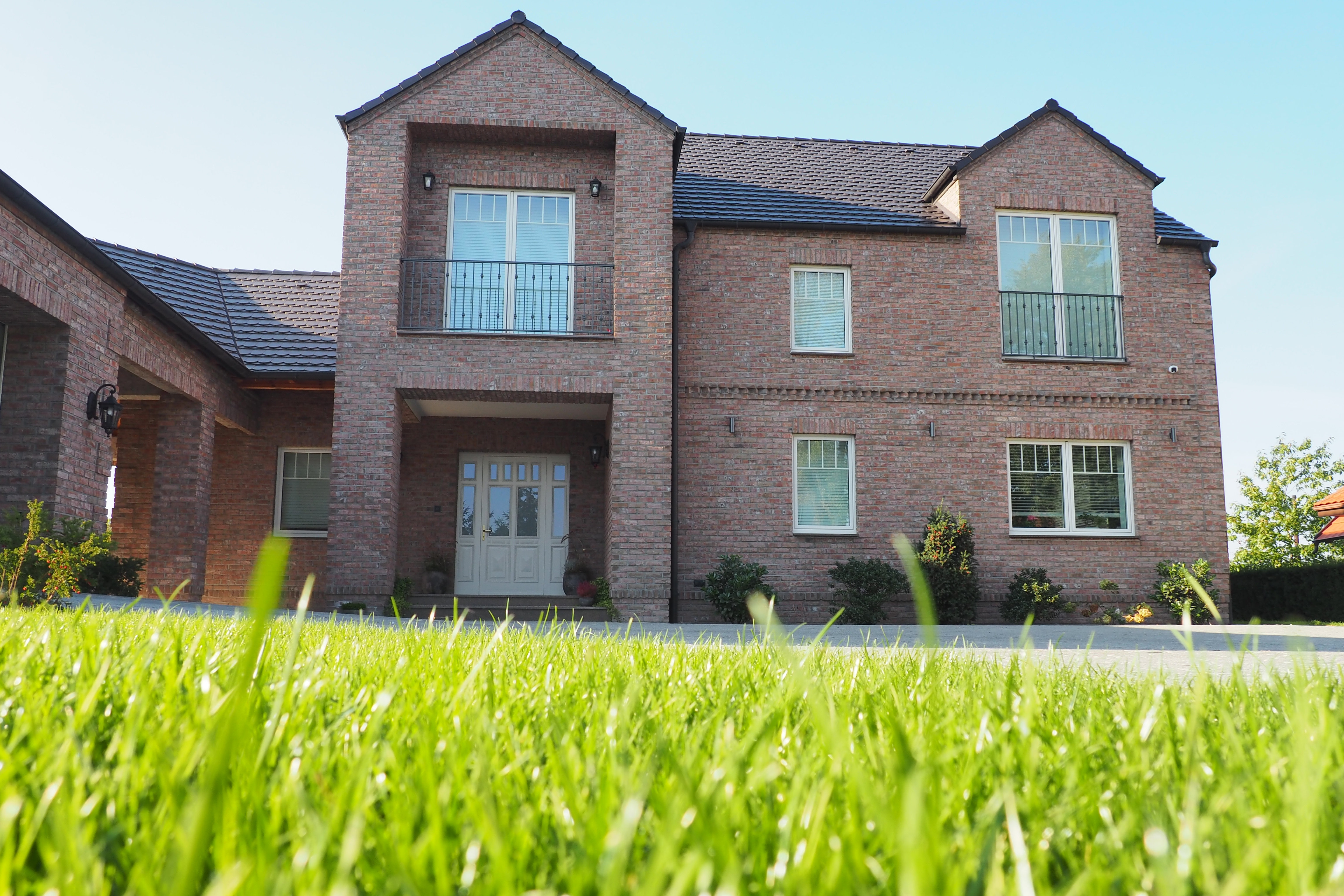 Decalu-94-Retro-moderne-villa